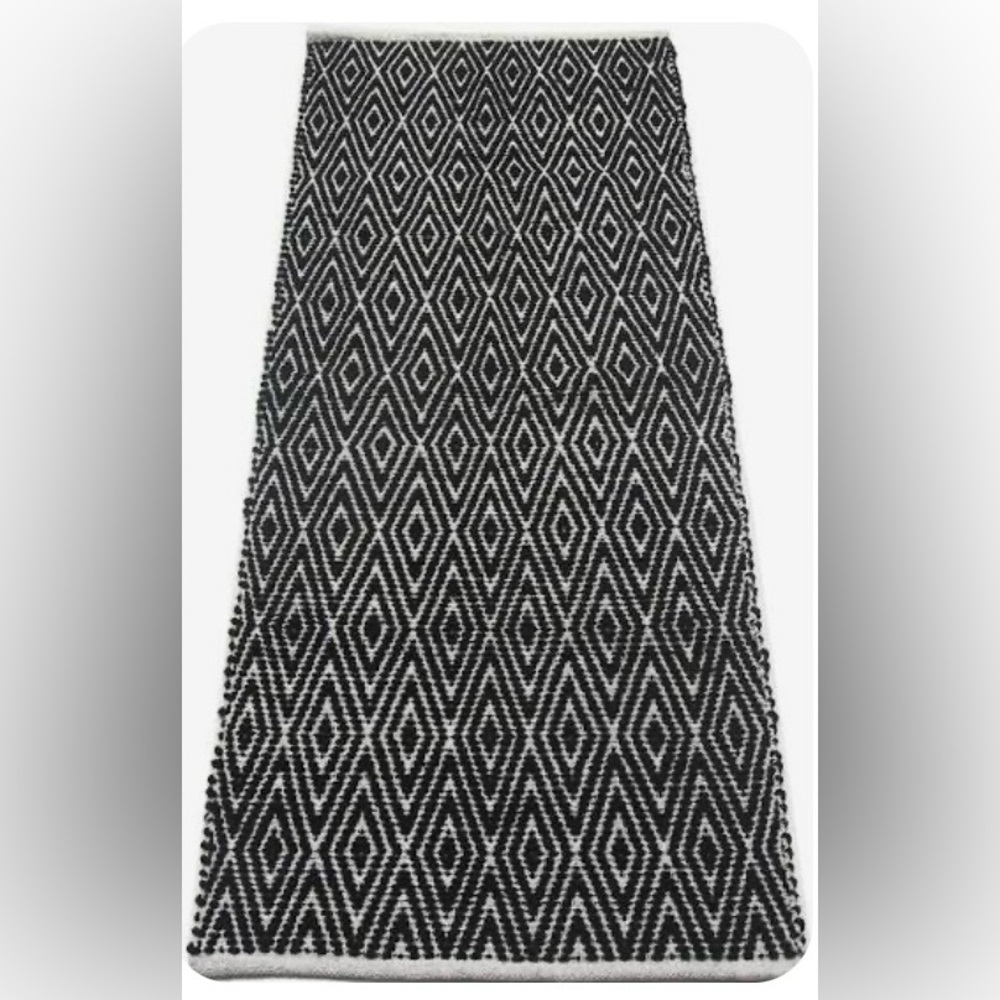 Chardin Home Geometric Runner Rug